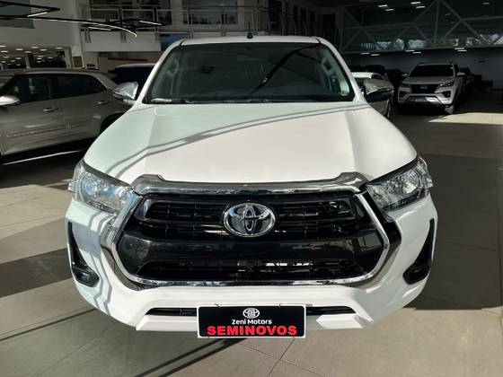 TOYOTA HILUX 2.8 D-4D TURBO DIESEL CD POWER PACK 4X4 MANUAL